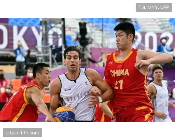 胡金秋家里冰箱贴全是训练计划,连牛奶盒上都写着体脂率